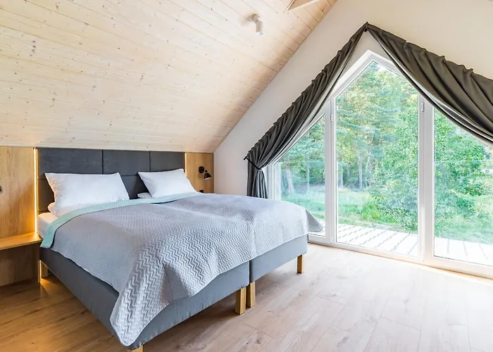 Zachodni Wiatr - Dom Pinus Białogóra